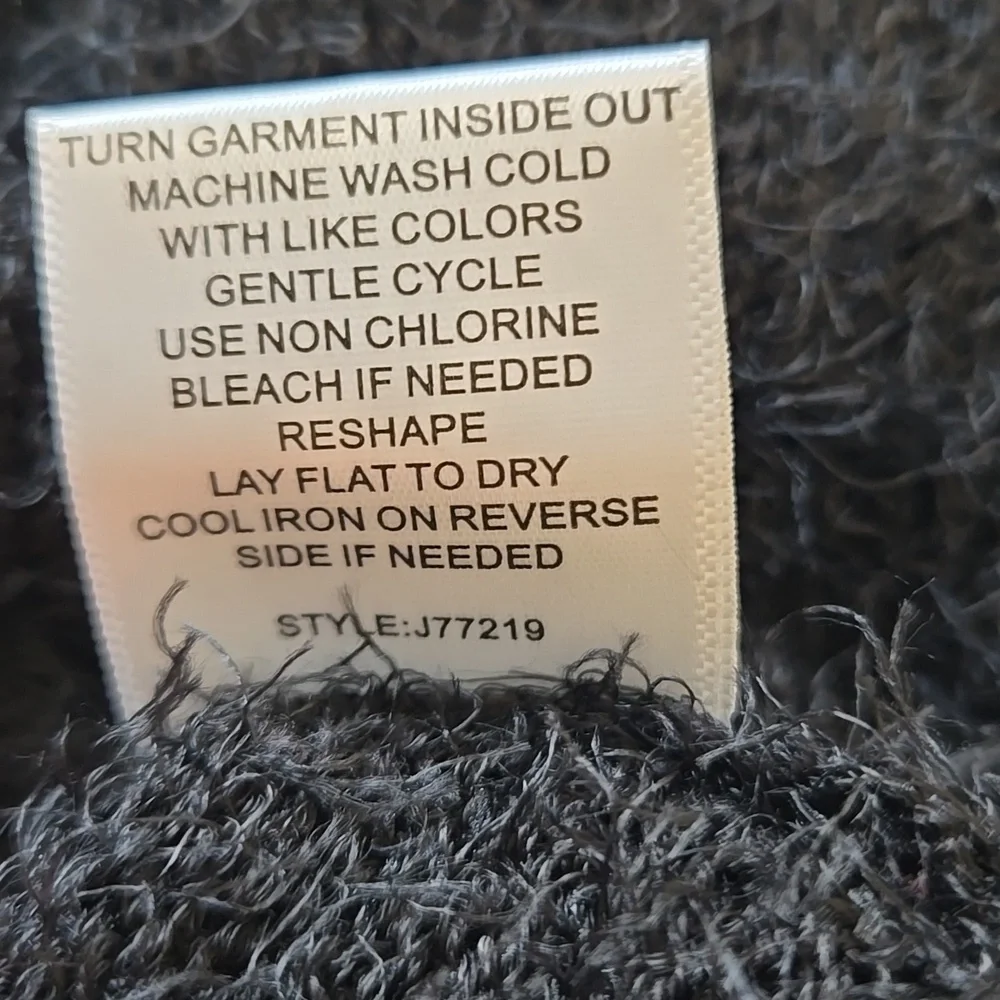 Sweater - Picture 7 of 8